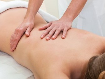 Massage du dos pour à améliorer la posture et le maintien
