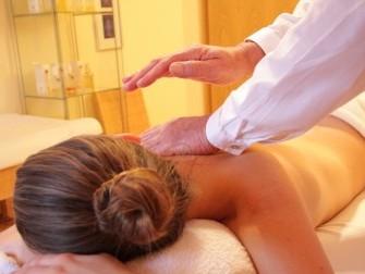 Relaxation avec un massage pour la détente et évacuer le stress